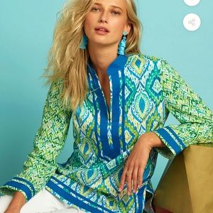 Nicoblu TUNIC, Dashes of blue in a classic IKAT print.